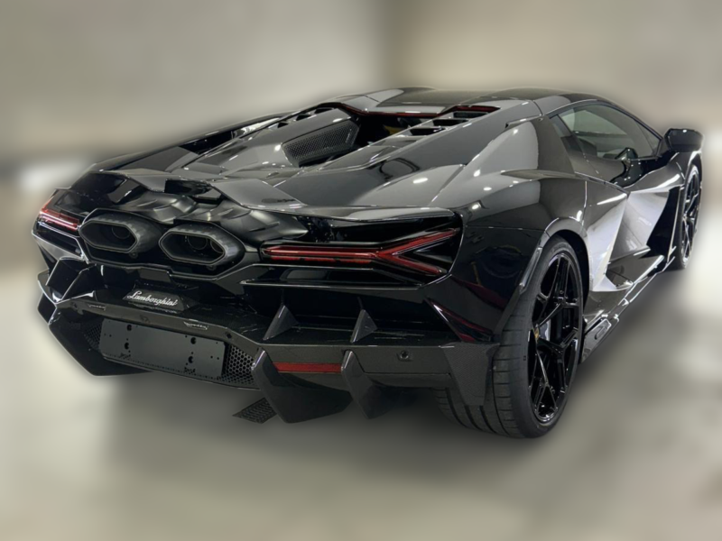 2024 Lamborghini Revuelto