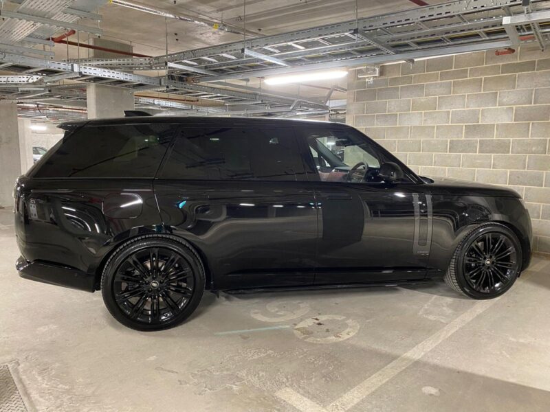 2024 Land Rover Range Rover 3.0 P400 Autobiography (LWB)